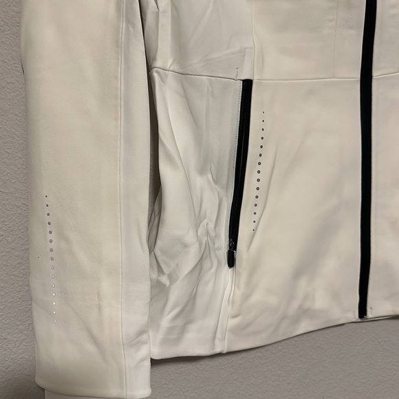 Lululemon chill jacket - Picture 10 of 11